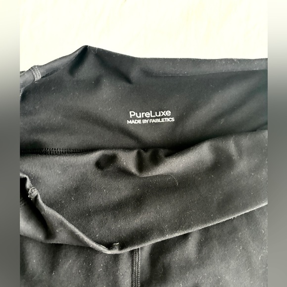 Fabletics Oasis PureLuxe High-Waisted 7/8 Black Leggings - Picture 6 of 6